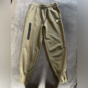 Women’s Nike Tech Sweatpants